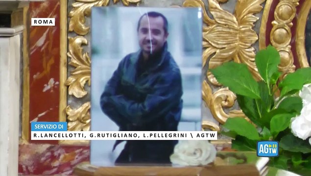 Funerali Franco Di Mare a Roma, il saluto militare al feretro di Gianfranco Paglia