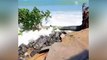 Ressaca do mar em Macaé provoca desmoronamento de duas casas