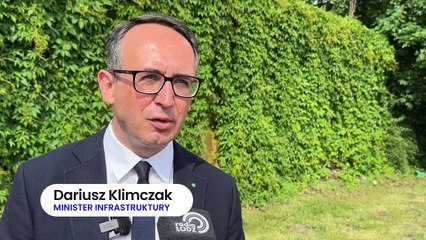 Budowę parkingu przy dworcu PKP w Tomaszowie zapowiedział minister Dariusz Klimczak