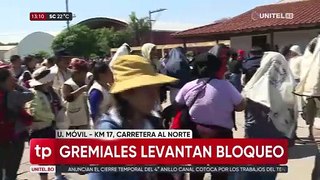 Gremialistas levantan bloqueo en el kilómetro 17 de la vía Santa Cruz - Cochabamba