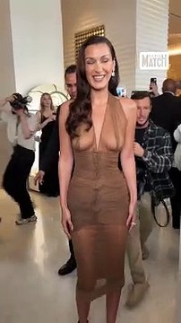 Bella Hadid dans le lobby du Martinez à Cannes