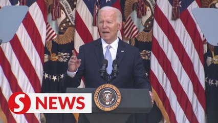 Télécharger la video: Biden denies 'genocide' happening in Gaza