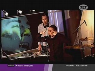 Ryes a l'emission sur tlt chante en live "1ER AMOUR"