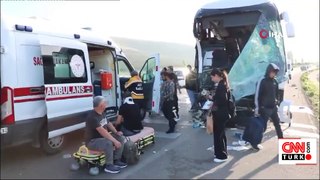 SON DAKİKA HABERİ: Yolcu otobüsü kamyonetle çarpıştı: Çok sayıda yaralı var