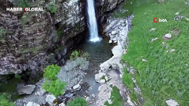 Beytüşşebap ilçesinde görüntülenen dev kanyon ve şelale şaşırtıyor