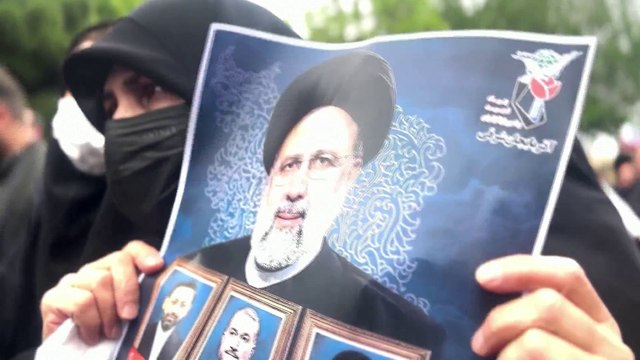 Mort d’Ebrahim Raïssi : l’émotion du peuple iranien lors des funérailles du président