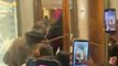 PSG : un supporter parisien chambre Kylian Mbappé à la sortie de sa fête