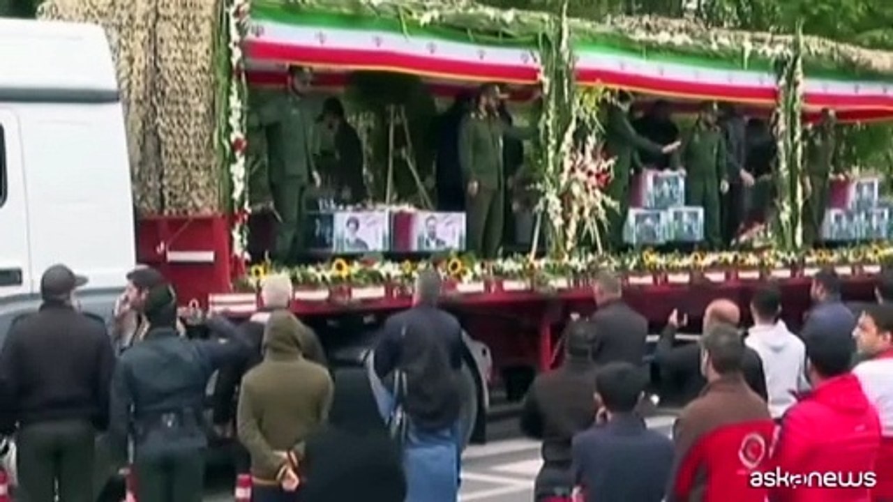 Iran, a Tabriz cerimonia funebre per Raisi: poi la salma a Teheran