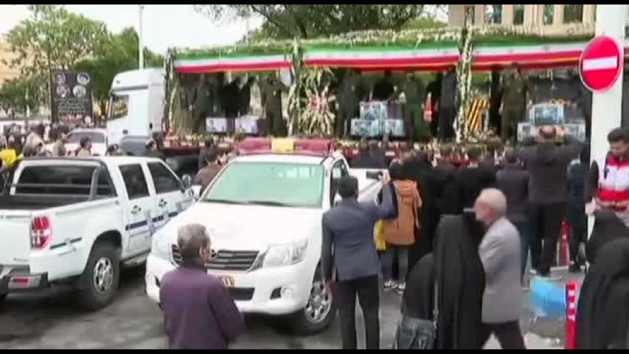 Iran, a Tabriz cerimonia funebre per Raisi: poi la salma a Teheran