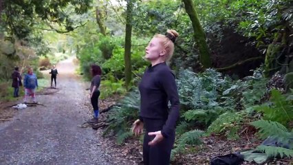 Ormanda sopayla yere vurup, çığlık atmak için 4 bin dolar veriyorlar