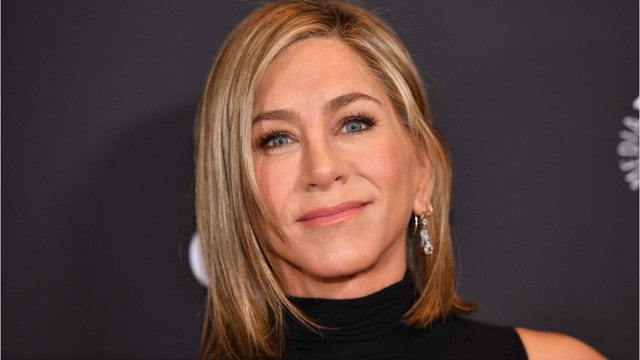 GALA VIDEO - Jennifer Aniston : pourquoi elle a eu recours à la chirurgie esthétique