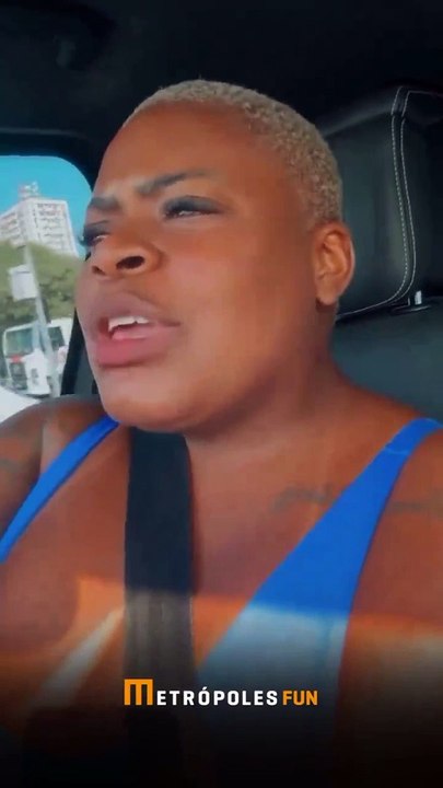 Jojo Todynho rebate críticas por fumar e frequentar igreja evangélica