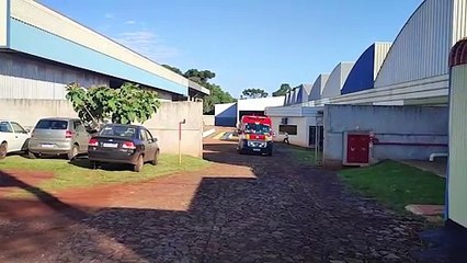 Trabalhador sofre queda de dois metros e precisa ser socorrido pelo Siate
