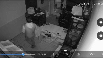 Los ladrones en la pastelería Nude Cakes de Alcorcón.