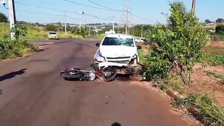 Criança de 1 ano e 9 meses fica ferida em acidente entre moto e carro em Umuarama