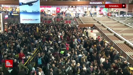 İstanbul'da sığırcık kuşları uçuş trafiğini durdurdu