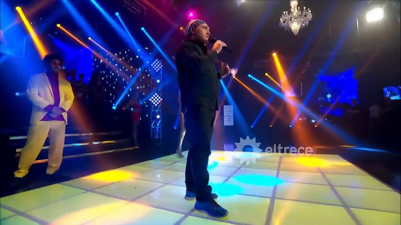 Milei cantó “Fuiste mía en verano” de Leonardo Favio