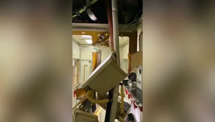 Vídeos mostram destruição dentro da aeronave da Singapore Airlines
