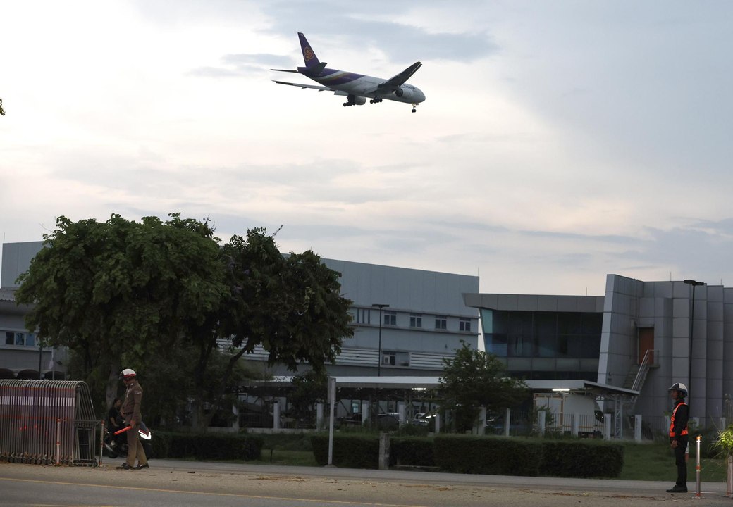 Fuertes turbulencias en vuelo de Londres a Singapur dejan un muerto y 30 heridos