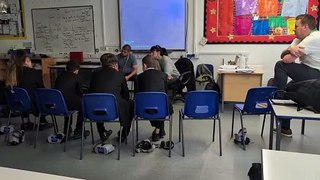 Students use VR to become aware of the dangers of knife crime