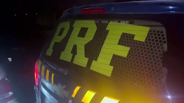 PRF apreende mais de 500 quilos de maconha em Icaraíma; Veículo capotou na fuga