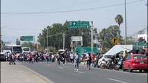 Maestros de la sección 22 de la CNTE bloquean accesos a la ciudad de Oaxaca
