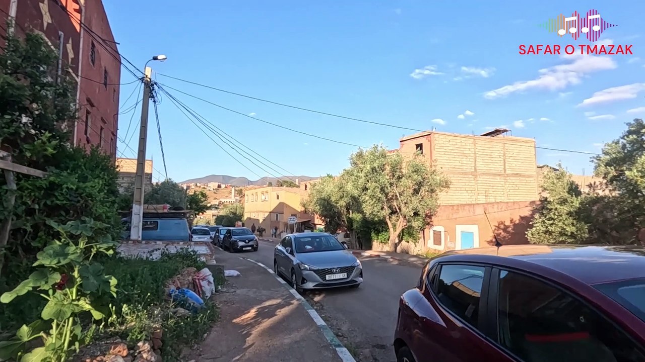 إيقاعات أمازيغية ساحرة: أغاني وألحان تنبض بالحياة في رحلة مبهجة بين جبال الأطلس وشلالات أوزود