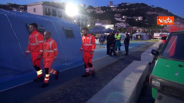 Sisma Campi Flegrei, le tende montate a Pozzuoli per i cittadini