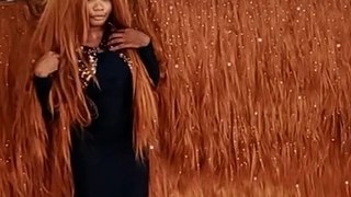 Guinness World Records - Recorde de peruca mais larga do mundo - Helen Williams - Nigéria