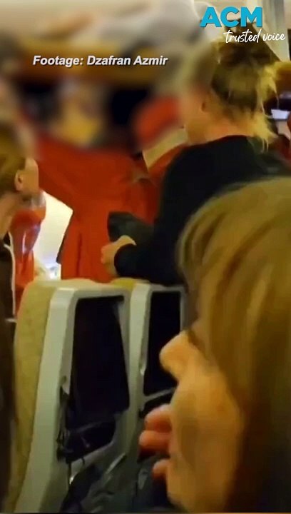 56 Australians on board ‘traumatic’ Singapore Airlines flight hit by heavy turbulence