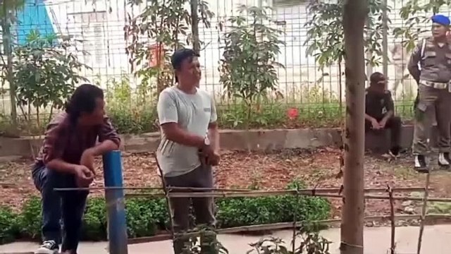 Minta Warga Segera Kosongkan Unit, Ratusan Sekuriti Geruduk Kampung Susun Bayam