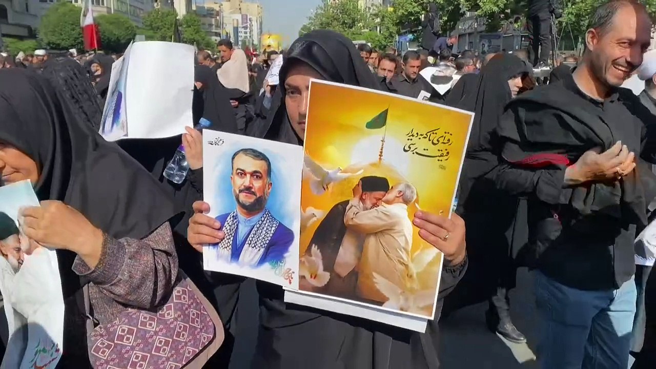 Zehntausende bei trauerfeier für raisi in teheran