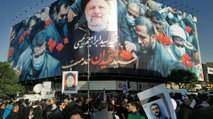 Zehntausende bei Trauerfeier für Raisi in Teheran