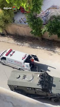 قوات الاحتلال الإسرائيلي تحتجز مركبة إسعاف
