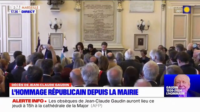 Plusieurs dizaines d’élus et de conseillers municipaux se sont regroupés hier soir à la mairie de Marseille pour rendre hommage à l’ancien maire Jean-Claude Gaudin, décédé lundi à 84 ans - VIDEO