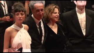 A Cannes il red carpet con Paolo Sorrentino e il cast di 