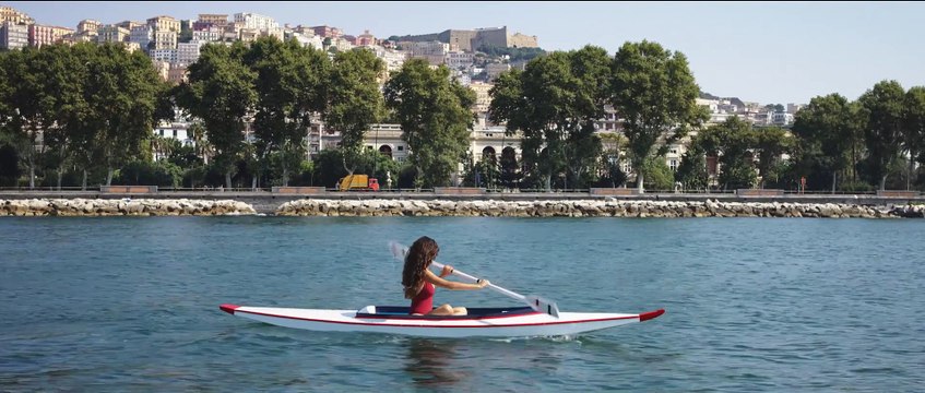 Parthenope EXTRAIT VO Au bord de l'eau