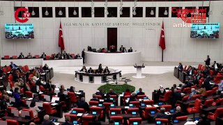 DEM Partili vekil Selahattin Demirtaş'ın fotoğrafıyla kürsüye çıktı, Meclis'te tansiyon yükseldi!