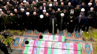 مراسم جنازة رئيسي في طهران قبل الدفن في مشهد