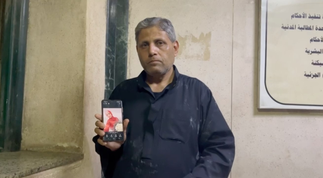 «يسرا» اشتغلت 8 أيام في «تعبئة العنب» وعادت لأهلها جثة هامدة.. والد ضحية حادث ميكروباص معدية أبوغالب يكشف علاقة الفتيات بالسائق