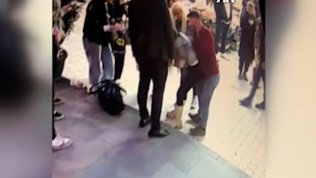 Boğazına yabancı cisim kaçan kadın Heimlich manevrasıyla kurtarıldı