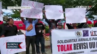 Tolak Revisi RUU Penyiaran Solidaritas Jurnalis Papua Barat Daya Demo