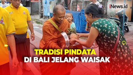 Tradisi Pindata, Umat Buddha dan Warga di Bali Beri Sedekah Makanan pada Bhikkhu