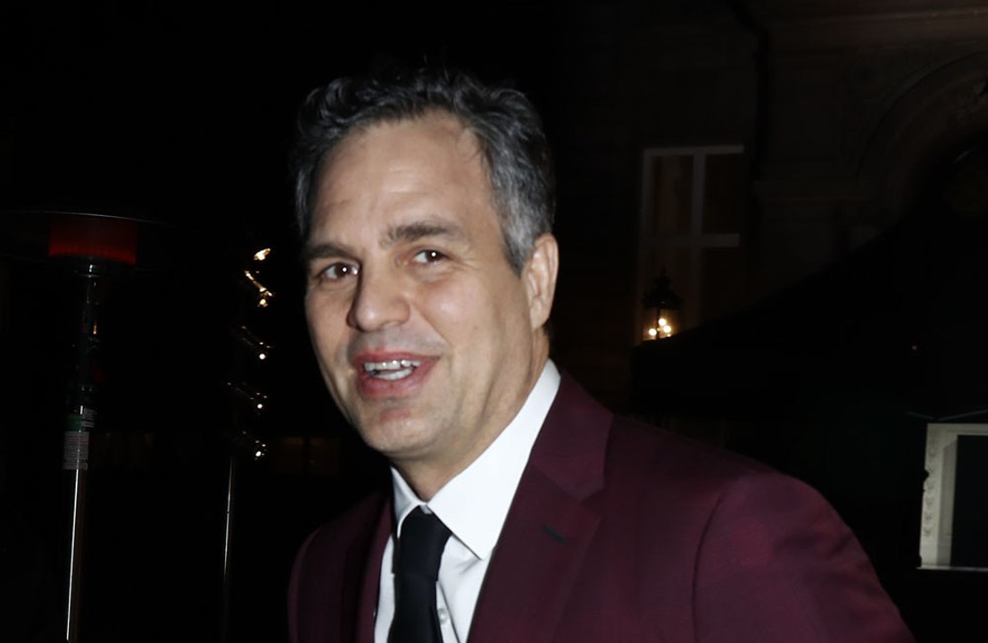 Mark Ruffalo in talks to star opposite fellow Avenger Chris Hemsworth in Crime 101