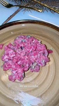 Voltaram? Em noite de jantar e jogos, Nattan e ex aparecem juntos na casa de Matheus Fernandes