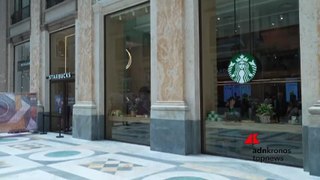 La sirena di Starbucks® si tuffa a Napoli: la città accoglie il suo secondo store in Campania
