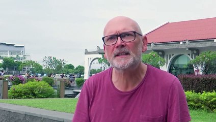 Briton recounts helping man who died on Singapore Airlines flight