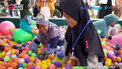 Jokowi Kunjungi Posko Pengungsian di Agam, Serahkan Bantuan untuk Korban Bencana