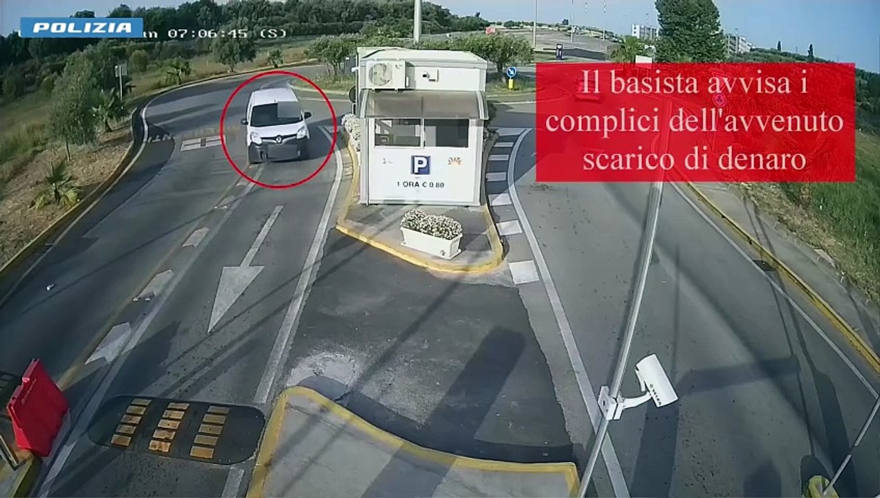 Catania, rapinarono l'incasso dei parcheggi all'ospedale San Marco: 5 arresti