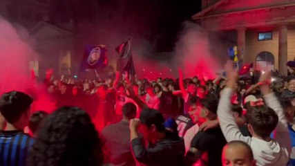 Atalanta nella storia! Bergamo in delirio: la festa in città